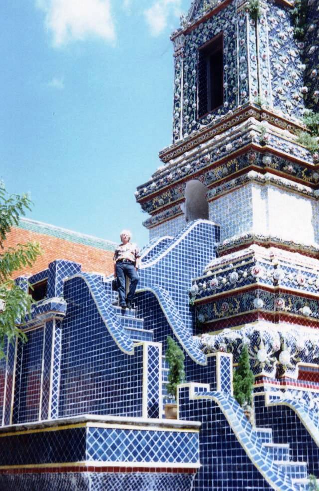 Wat Po Bangkok.jpg